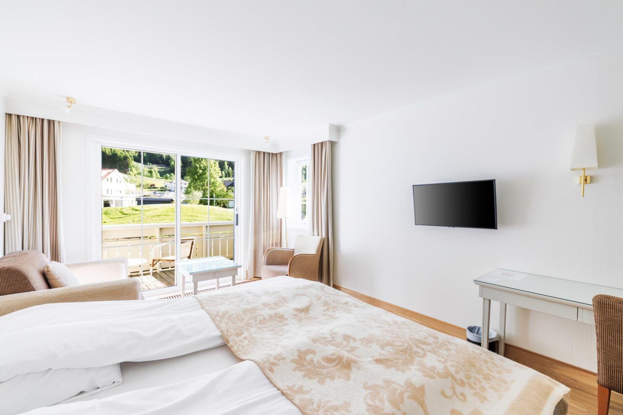 Hotel Loenfjord 卢恩 外观 照片