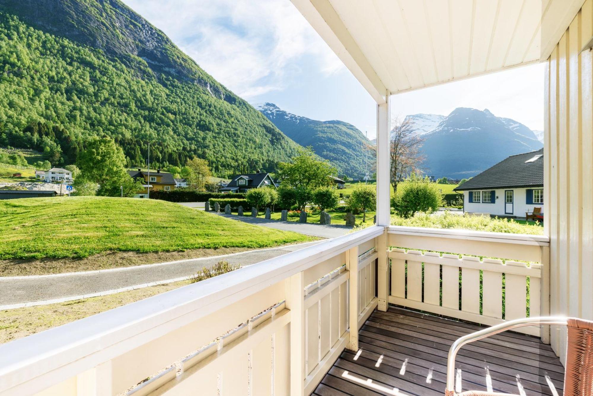 Hotel Loenfjord 卢恩 外观 照片