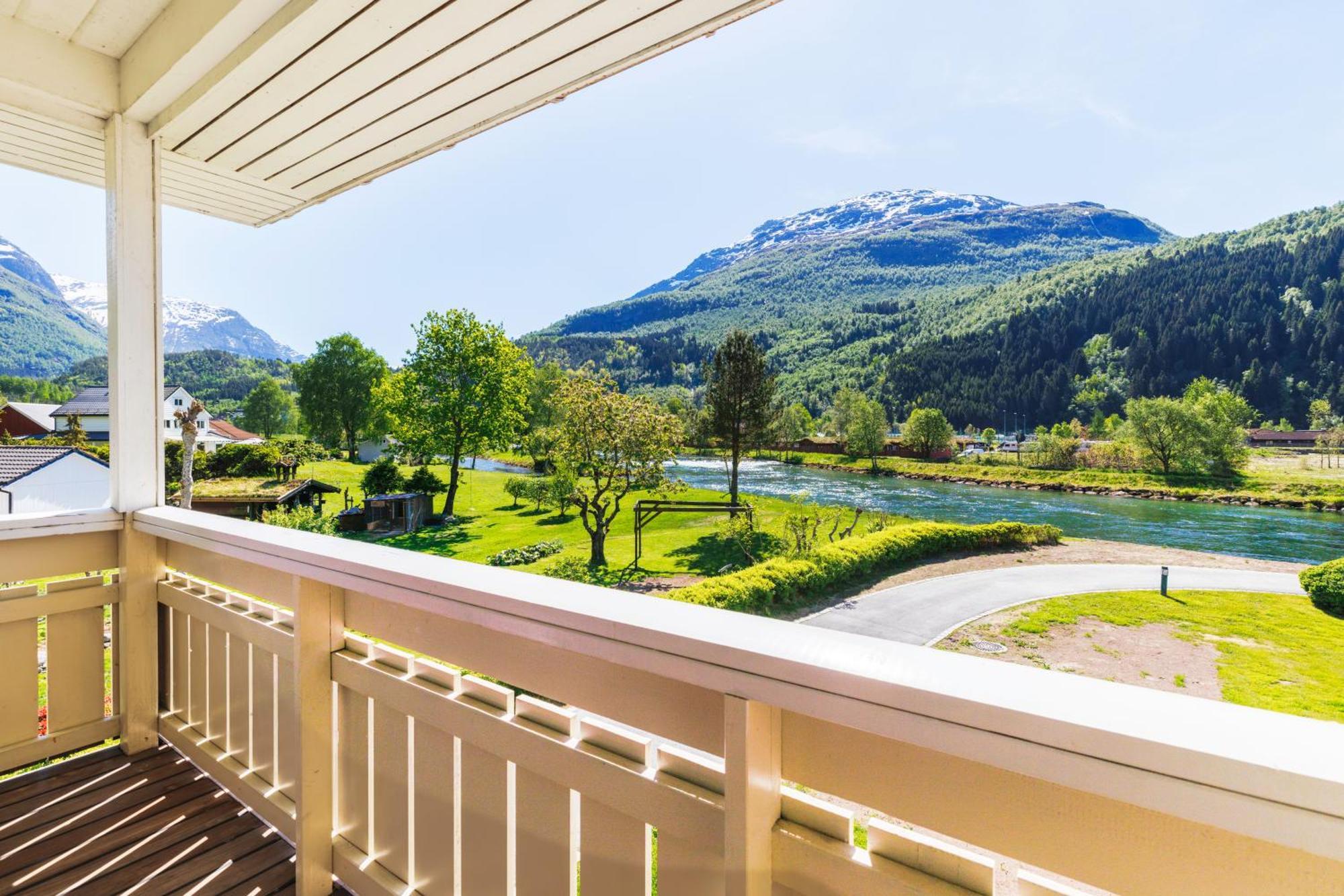 Hotel Loenfjord 卢恩 外观 照片