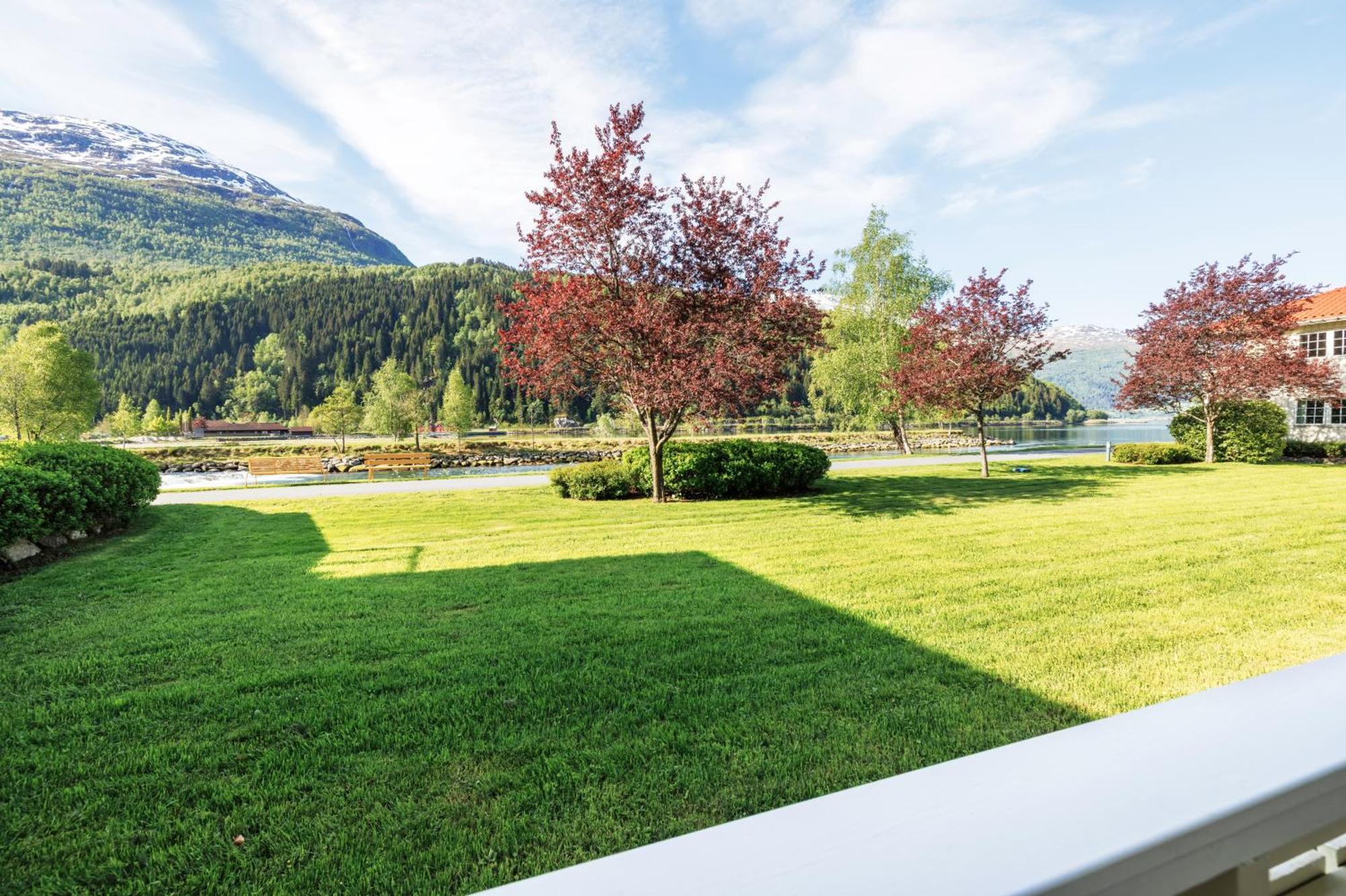 Hotel Loenfjord 卢恩 外观 照片